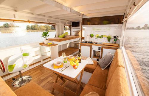 Lisa Boot 1 - Photo 2