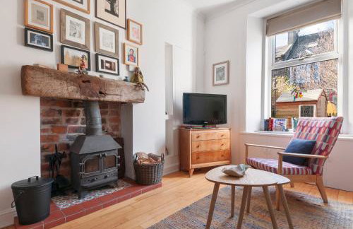 Cozy with Character Vibrant Cottage Style Flat at Leith Links Park - Foto 1