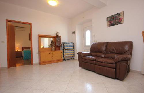 Apartments by the sea Sutomiscica, Ugljan - 8474 - Photo 17