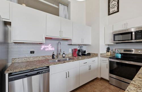 New Downtown Indy 3BR Retreat Sleeps 10 - Arcade - Foto 48