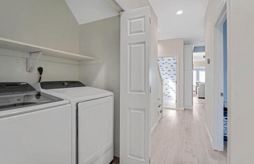 Queen Vic Beach House: 5 Mins to Vineyards & Farmstands - Foto 24