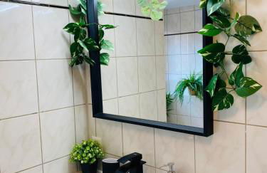 Cinema Apartment Magdeburg - Balkon & Beamer - Foto 16