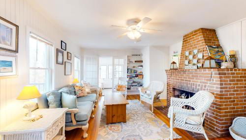 Beach Time - Photo 2