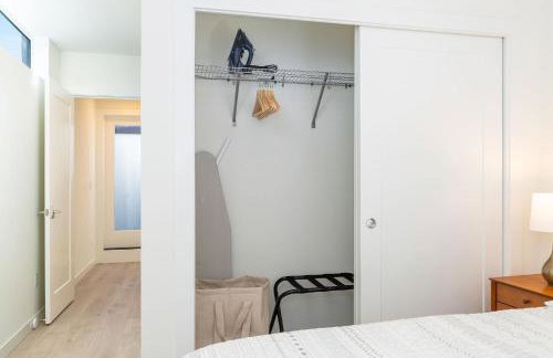 2BR 2BA Capitol Hill Cozy Haven- Rooftop - Foto 16