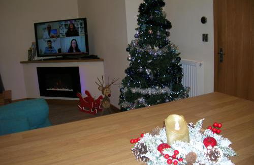 River Lodge Hot Tub Sleeps 6 - Photo 35