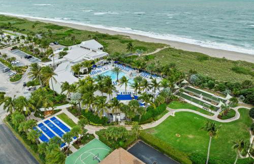 Beachfront paradise Ocean Village Golf Tennis Several heated pools Tiki bar Pickleball insite sports bar and restaurant and much more - Foto 29