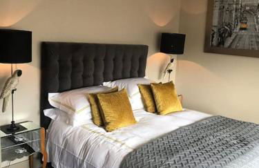 Luxury Central Tunbridge Wells with free parking - Photo 8