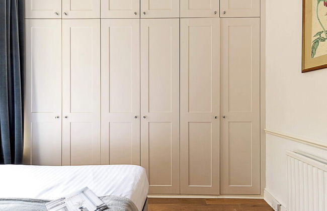 Bright Home Near Little Venice - Photo 9