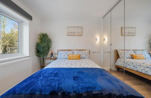 Newly Refurbished 2 Bed Flat - Photo 56