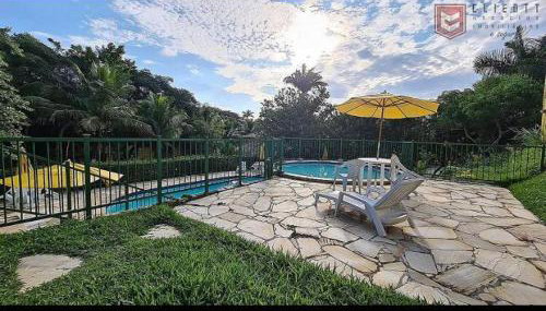 Búzios Praia da Ferradura Linda casa dentro de Condomínio com toda infraestrutura - água e luz inclusos na tarifa - Foto 5, Garden, sunbed