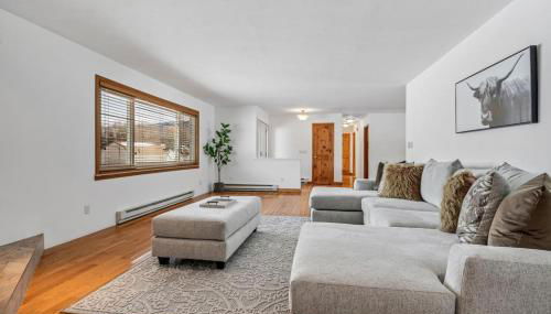 Spacious Secluded 2 Acres Remodeled Walk To Willit - Photo 5