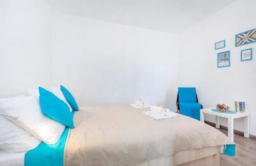 Apartmani D & J with Heated Pool & Stunning Sea View - Photo 99