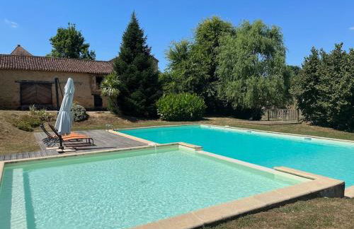 Gîtes OSTAL de Marcillac avec piscine - Le Pigeonnier - Foto 1