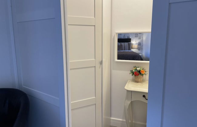 St Georges Balcony Suite - Photo 11