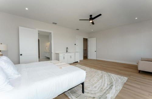 Waterfront Home with Pool Spacious Bay , Sleeps 16 - Foto 60