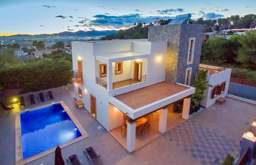 Villa Near Ibiza Town Sleeps 12 - Foto 1