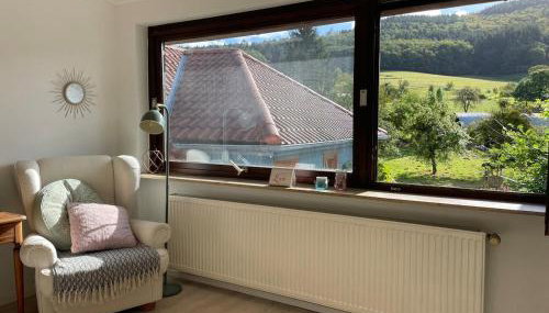 Dachwohnung mit Blick auf den Wagenberg - Foto 3