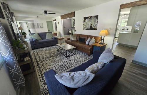 Spacious, Renovated, 5-bedroom Retreat, Near I-85 - Photo 4