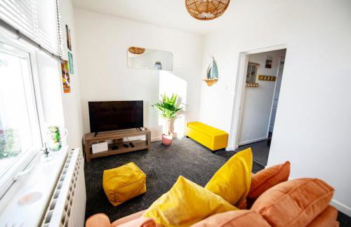 Seaside Home with Parking Near Tolcarne Beach - Foto 6