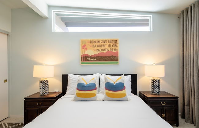 Lux Desert Retreat 4BR Pool Spa Stunning Views - Photo 25