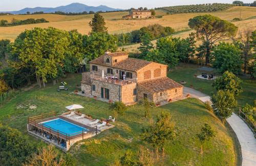 Podere I Sorbi, Spacious Tuscan Villa in Lajatico, Near Pisa & Volterra - Foto 1