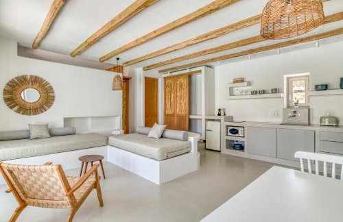 Lil Paros Luxury suites - Photo 35