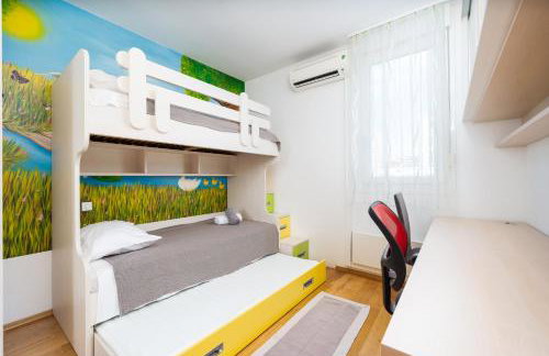 Apartment Away - Photo 14