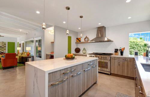 Ultra-Luxury- Resort Style Private Compound-Close to Everything- 3BD/2.5BA - Foto 1