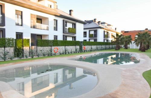 Ático de lujo con piscina y mini golf en la playa - Foto 2