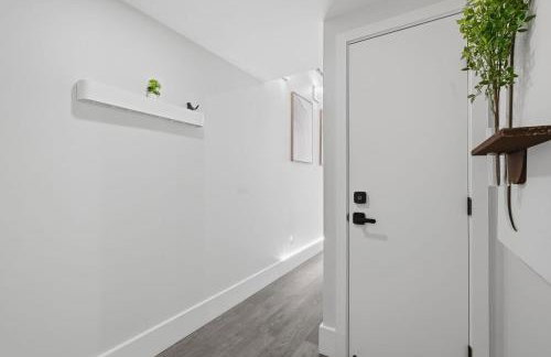 Modern Luxury Loft facing Santana Row w/Balcony - Photo 46