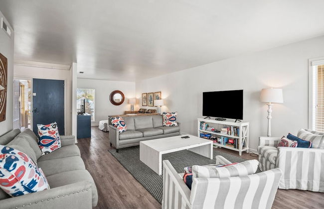 Recently Renovated Condo w/ Breezy Ocean Views - Steps to Beach - Foto 14