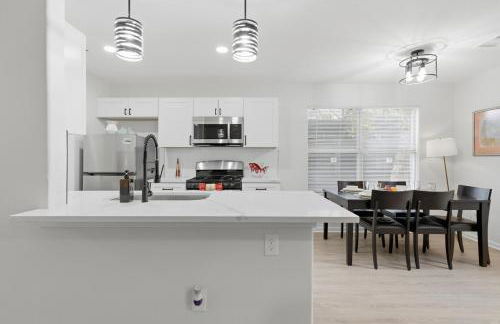 Walk to SXSW Venue, 2025 New Build Beauty at UT, Downtown, King Beds - Foto 13