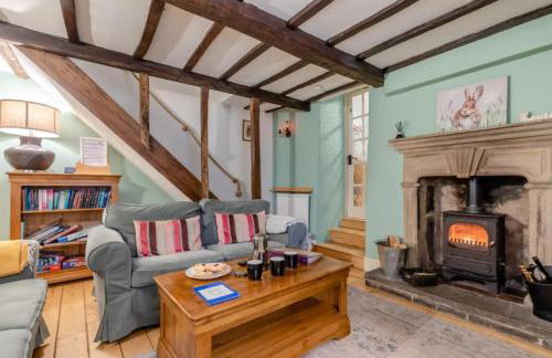 The Cottage on the Square, Wensley - Derbyshire Country Cottage. - Photo 1