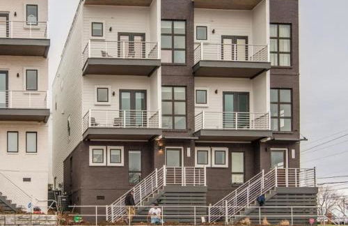 The NEW Nashview Rooftop-Skyline View - Sleeps 12 - Foto 28