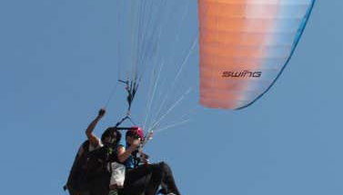 Vuelo en parapente por Montañita - Foto 5, Montando en el parapente