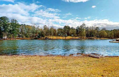 Waterfront Lake Murray Home with Dock Dogs Welcome! - Foto 34