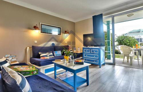 LocaLise - A05 - Plain-pied avec petite vue mer donnant sur la piscine et le jardin - Grande salle de bain - Wifi inclus - draps inclus - animaux bienvenus - parking gratuit - Foto 20