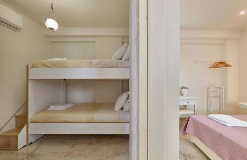 Comfy apartmt near beach with pool dining area - Photo 4