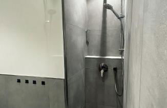 Stylish Apartment near Binnenalster for up to 8 Guests - Foto 12