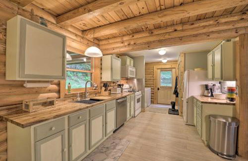 2 Decks and Fire Pit Scenic Beech Mountain Retreat! - Foto 11