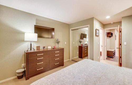 2 Mi to Diamond Peak! Corner-Unit Condo with Hot Tub - Foto 13