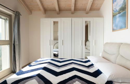 EnjoyIseoLake - Cherubino - Nice 2 floors apartment with pool, terrace and a terrific lake view - Photo 3