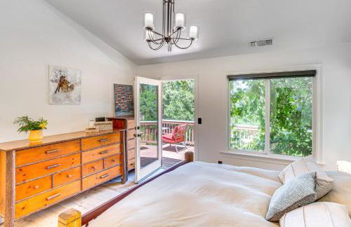 Forest Views and Fire Pit! Cozy Cabin in Crestline - Foto 11