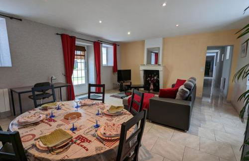 Gîte charmant au cœur d'un château historique avec parc, proche de Cognac, idéal famille et nature - FR-1-653-167 - Foto 2