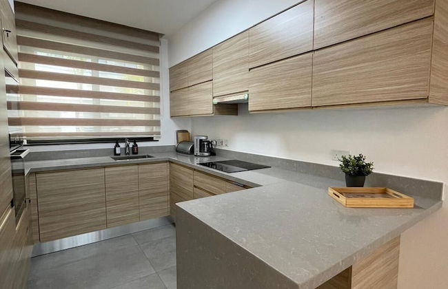 Charming 2 Bedroom Garden Suite Getaway - Photo 31