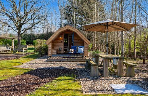 Swallow Light-filled pod with far-reaching scenic views - Photo 29