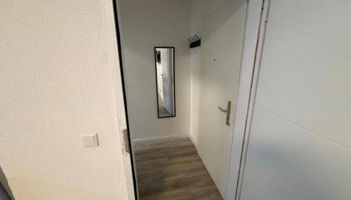 Sleep & Go Deluxe 3 Apartment nähe Düsseldorf - Photo 5, wardrobe