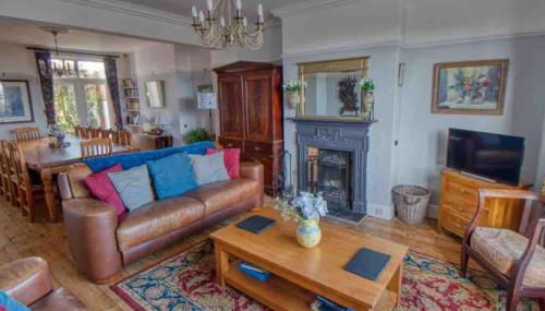 Large character home, hot tub, beach 5 min walk - Foto 4