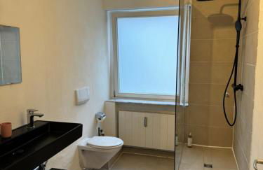 Quiet Family Apartment - 10 min to Center & Oktoberfest - Free Parking - Balcony - near Nymphenburg Palace & Botanical garden - Photo 3