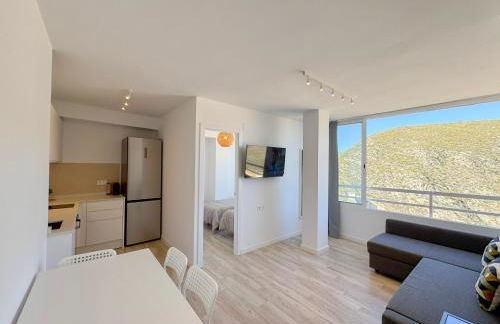 NUEVO, primera linea de playa, con piscina y vistas al mar - Foto 10